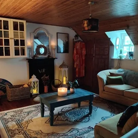 לינה וארוחת בוקר Creeve *